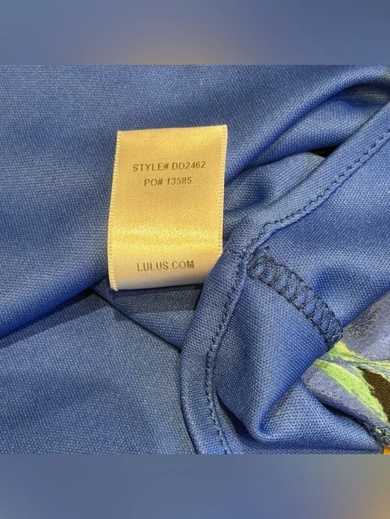 Lulus Women’s Twin Island Royal Blue Floral Print V-neck Shift Dress Size Medium - Picture 8 of 10